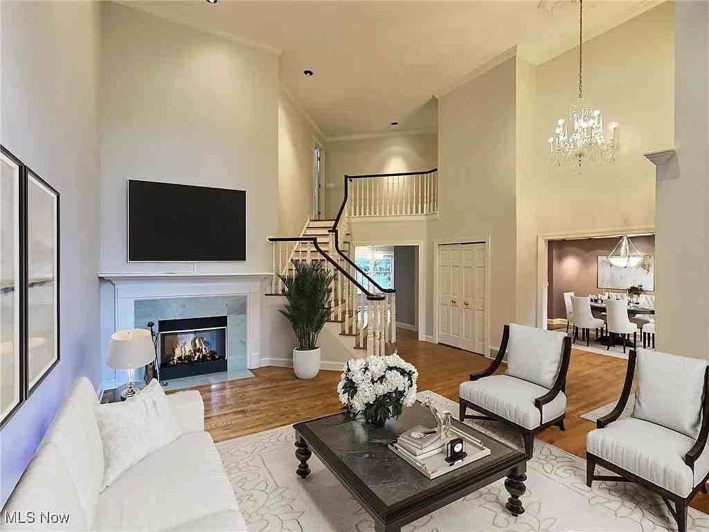 10 Wenden Ct #NA - Photo 3 of 18