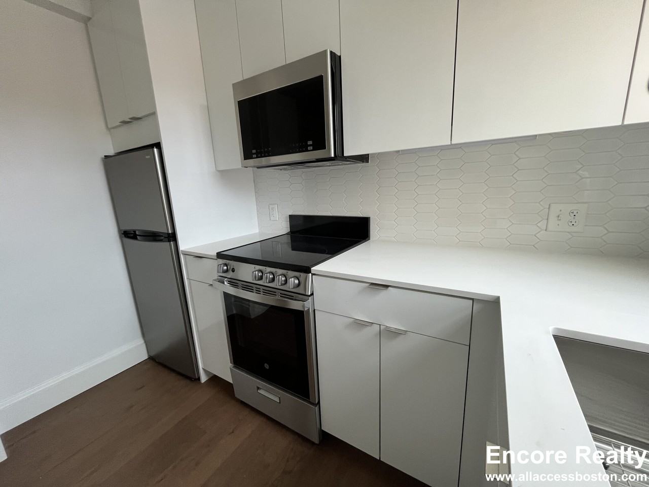 1200 Massachusetts Ave #208 - Photo 4 of 12