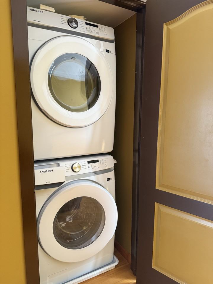 21 Pearsall St #1 - Photo 2 of 17