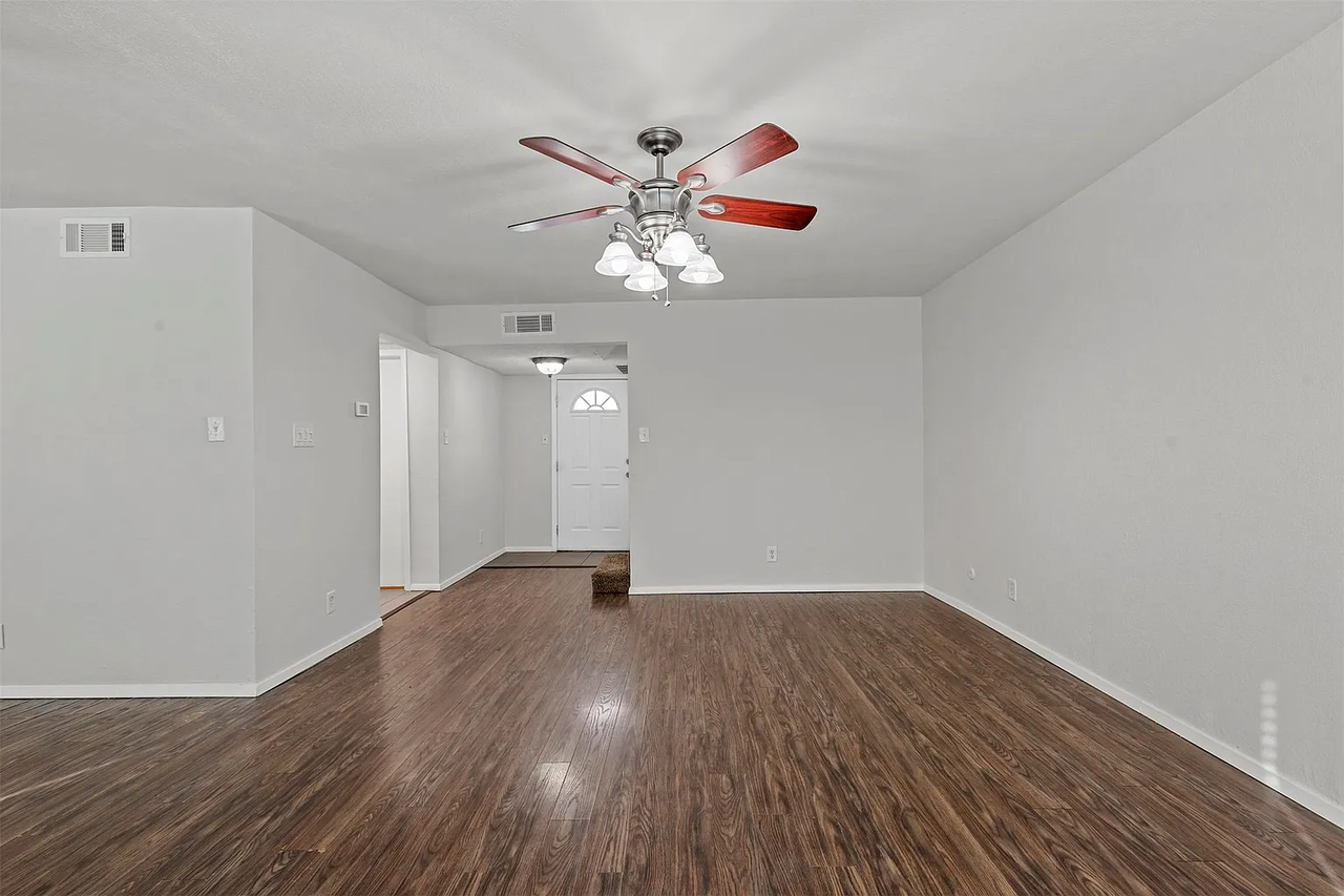 6024 Westridge Lane #305 - Photo 2 of 19