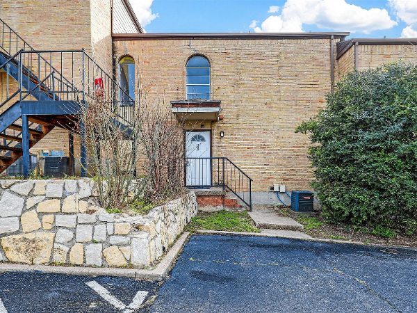 6024 Westridge Lane #305 - Photo 4 of 19