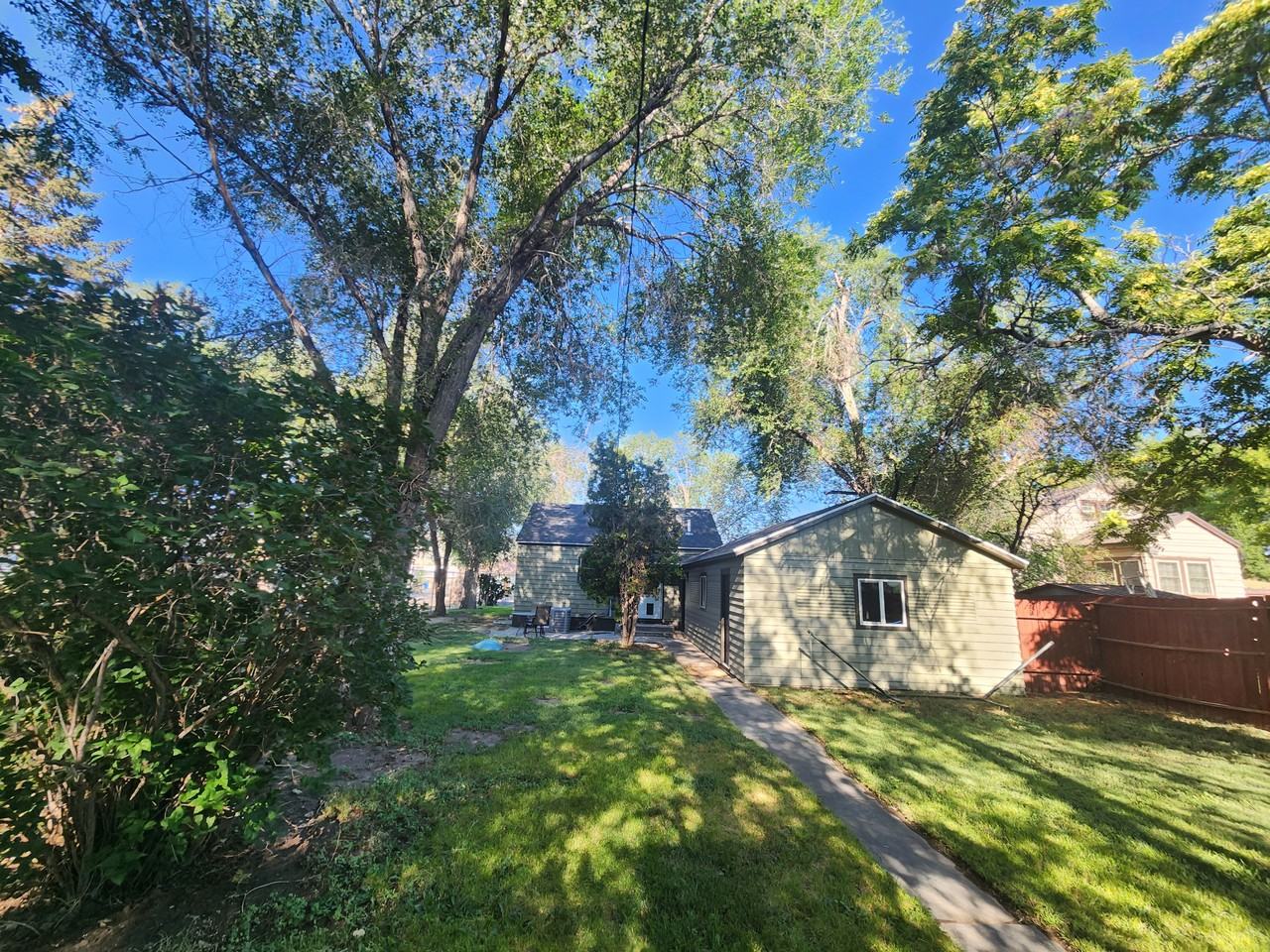 360 Pershing Ave #NA - Photo 3 of 12