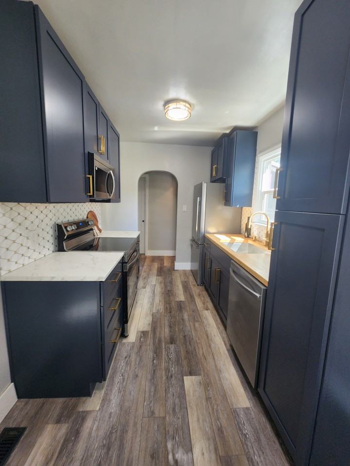 360 Pershing Ave #NA - Photo 6 of 12