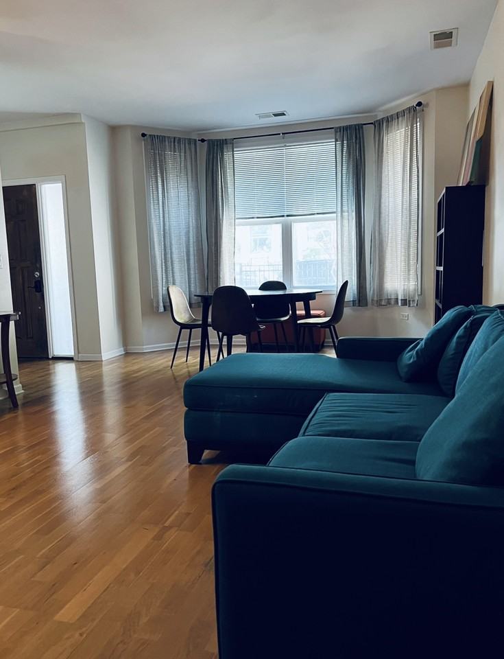 4057 S Lake Park Ave #1 - Photo 3 of 17