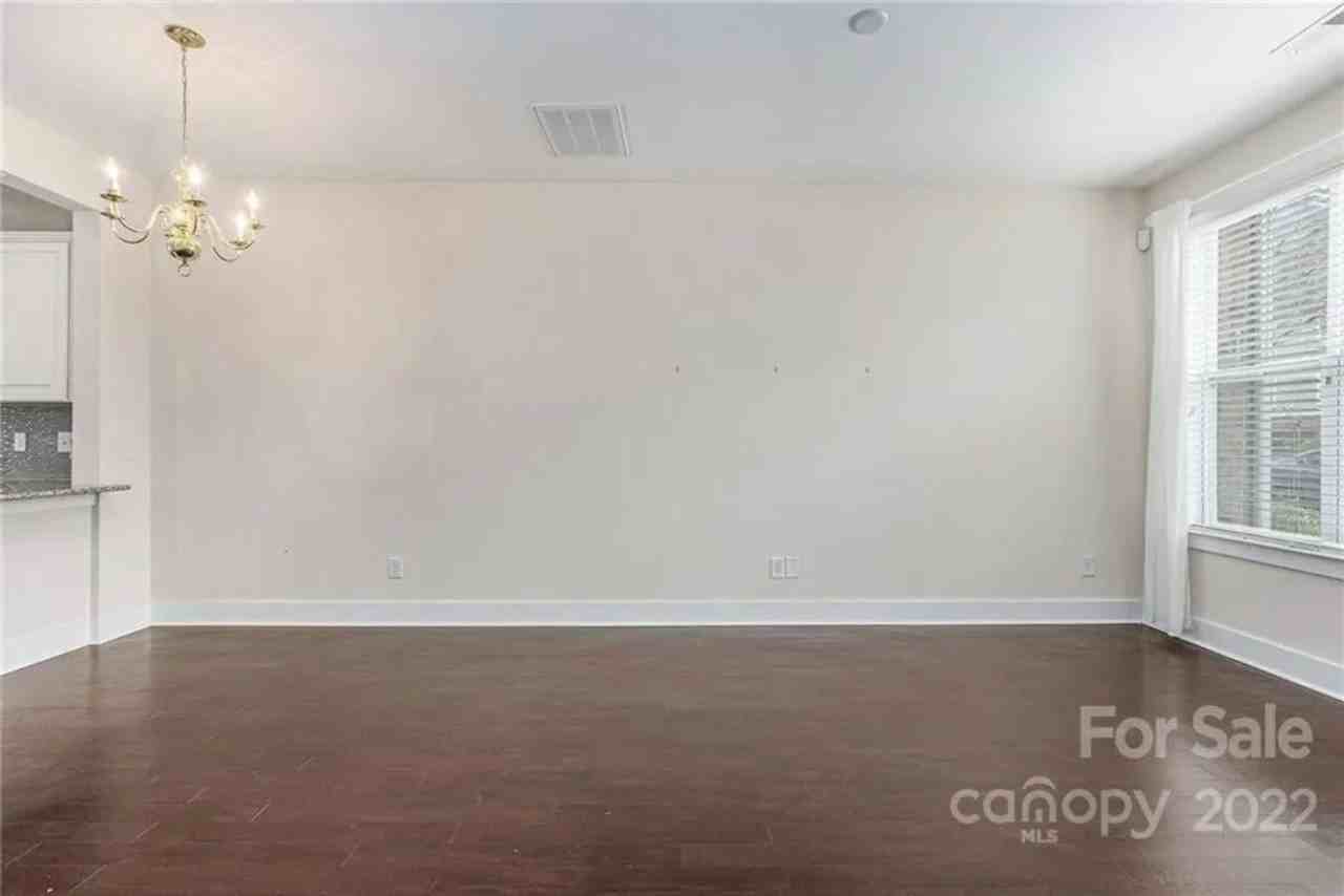 1614 Pat Garrett St - Photo 3 of 16