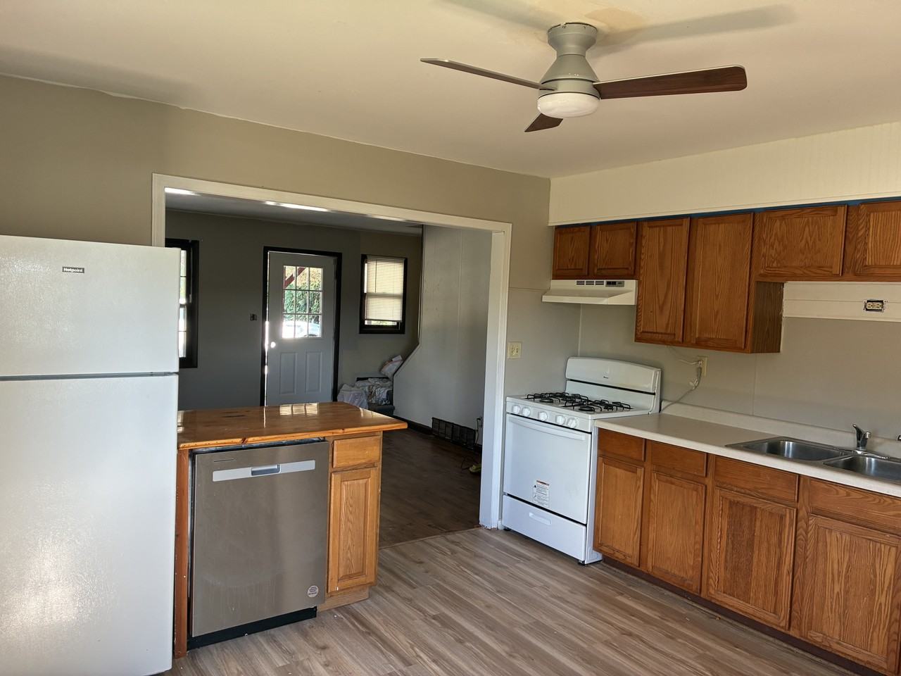 224 S Wisconsin St #NA - Photo 3 of 14