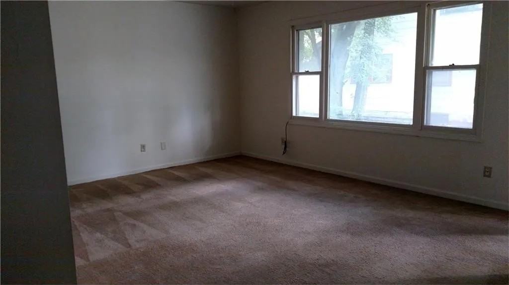 411 Central Ave #D - Photo 4 of 15