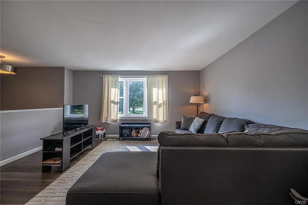 9 Tree Line Dr #NA - Photo 3 of 20