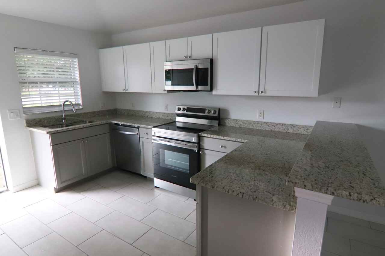 2912 Southeast Santa Barbara Place #A - Photo 2 of 19