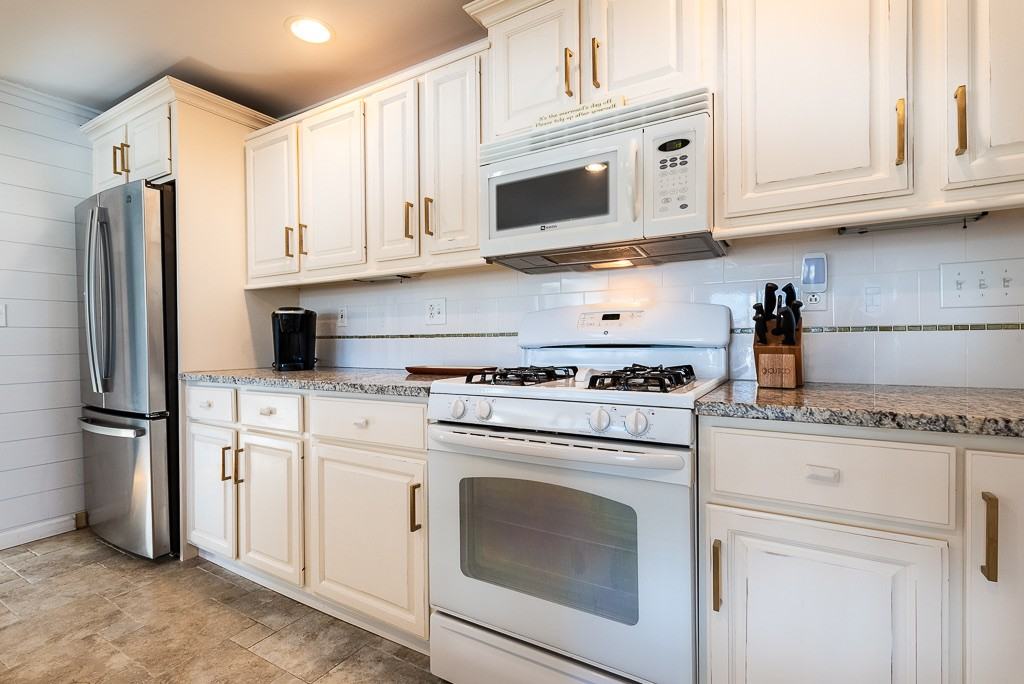 36 Center Beach Ave #NA - Photo 3 of 16