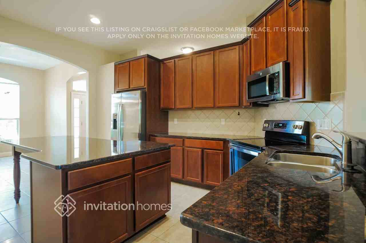 128 Savanna Preserve Ct - Photo 7 of 18