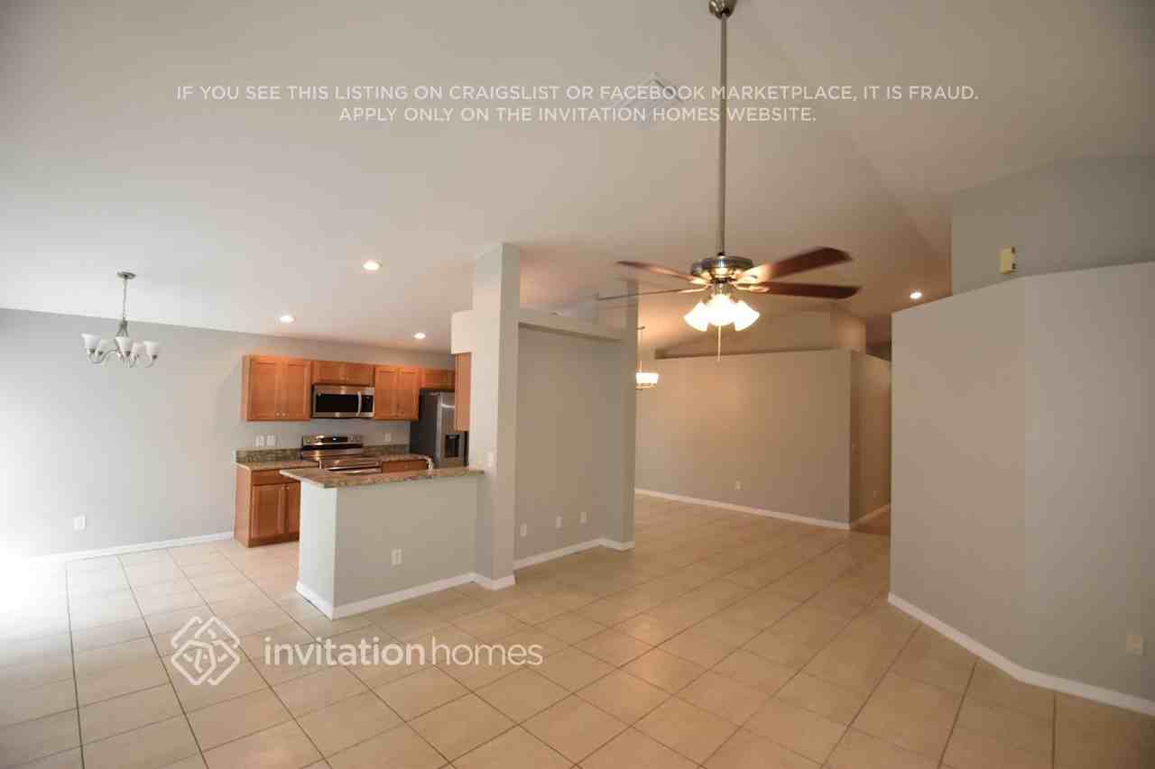 5628 Rockfield Loop - Photo 3 of 15