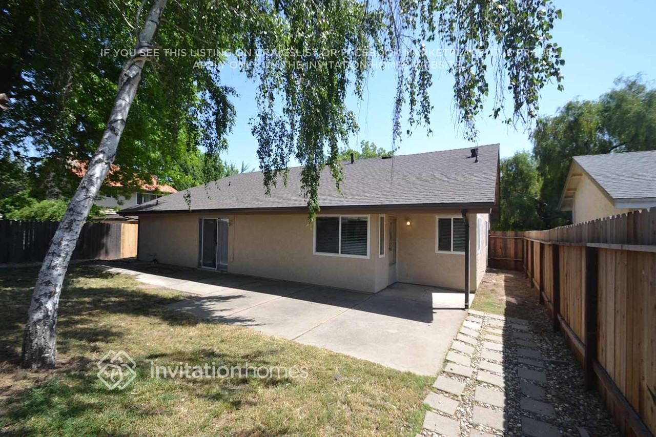 2955 Red Hawk Way - Photo 2 of 4