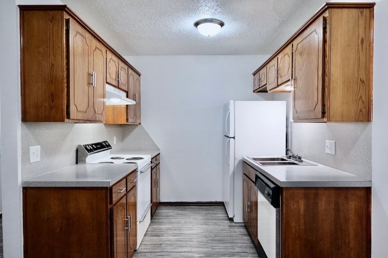 2408 NW 52nd St - Photo 6 of 8