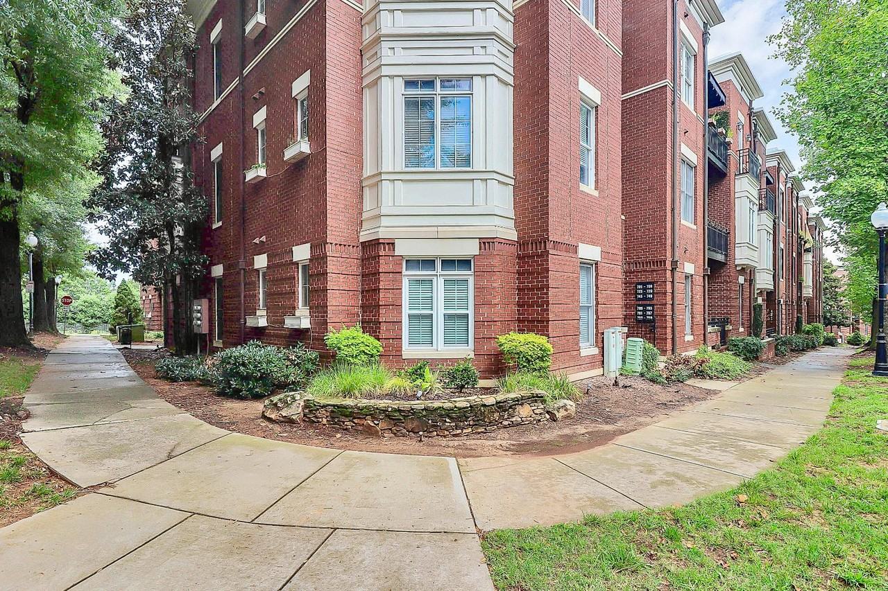 793 Garden District Drive - Photo 3 of 20