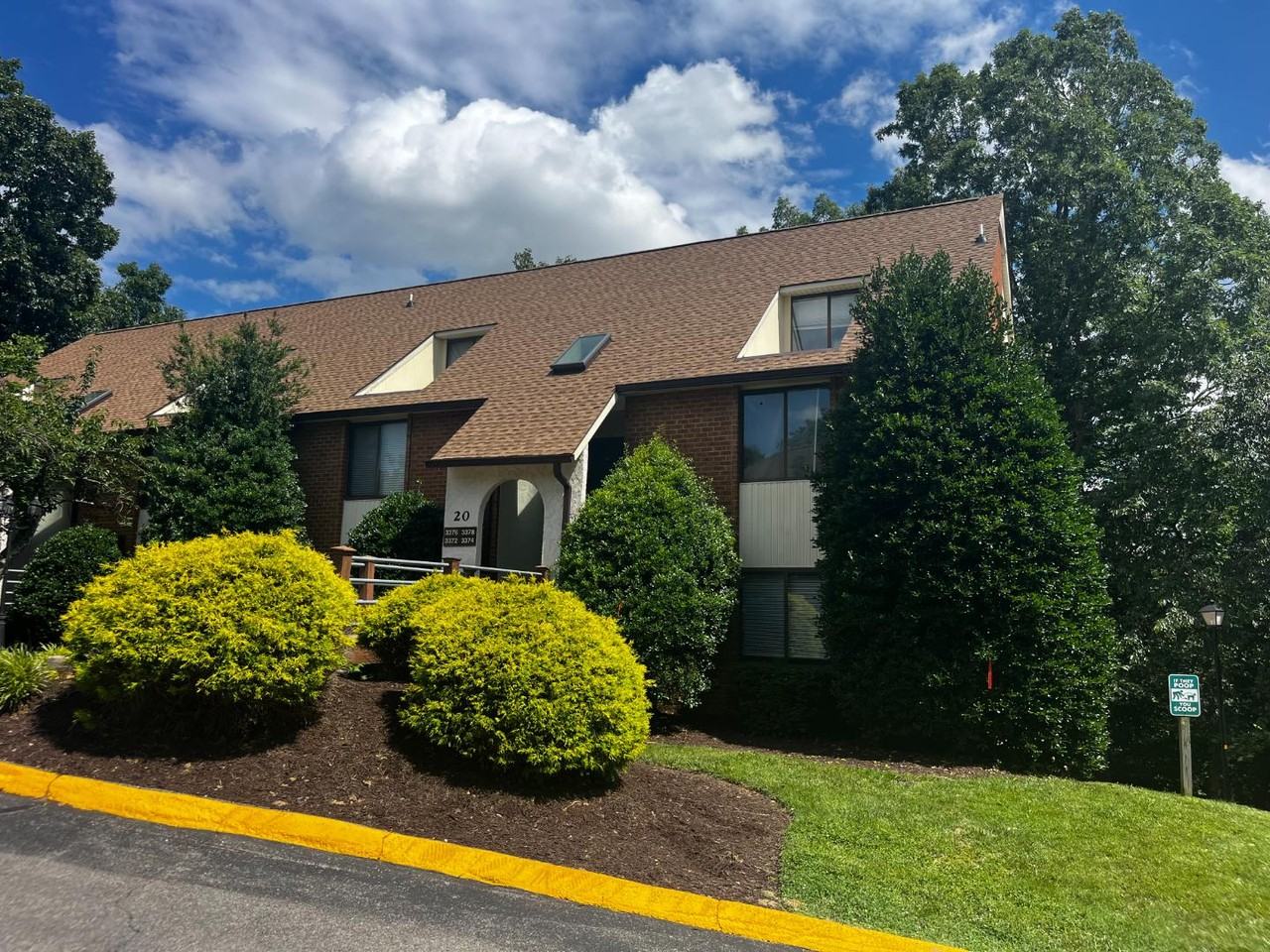 3374 Forest Ct - Photo 3 of 20