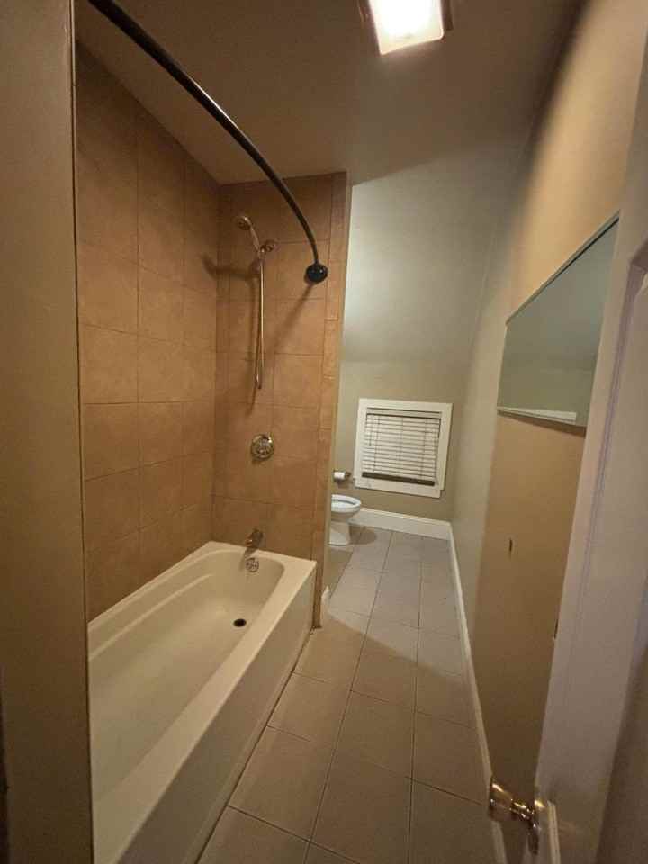 1029 Plymouth Ave - Photo 5 of 10