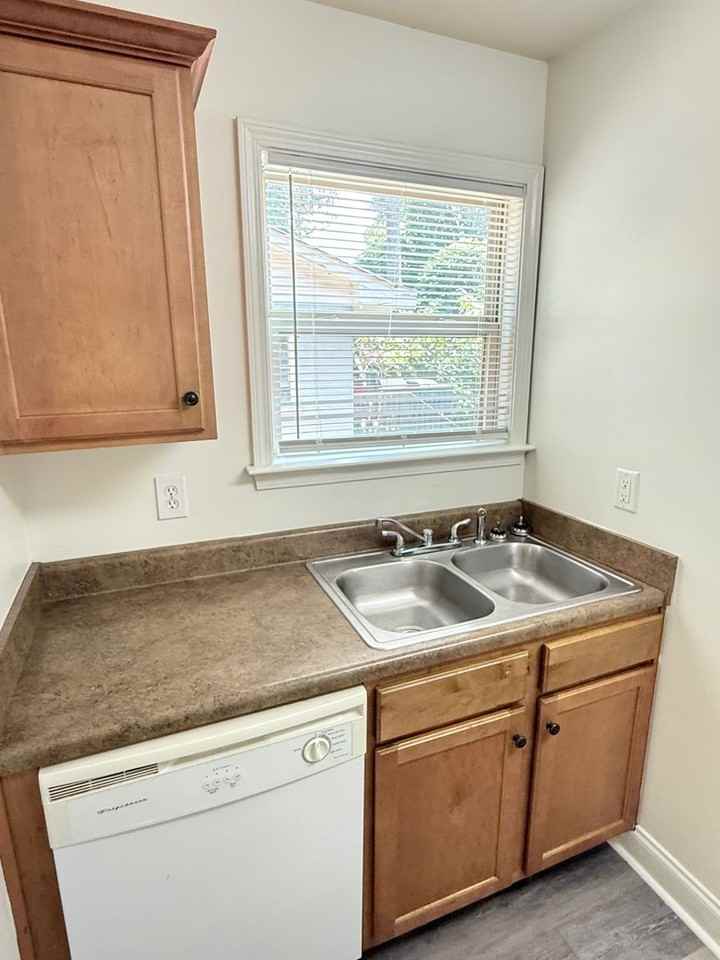 189 Ruth Dr - Photo 5 of 21