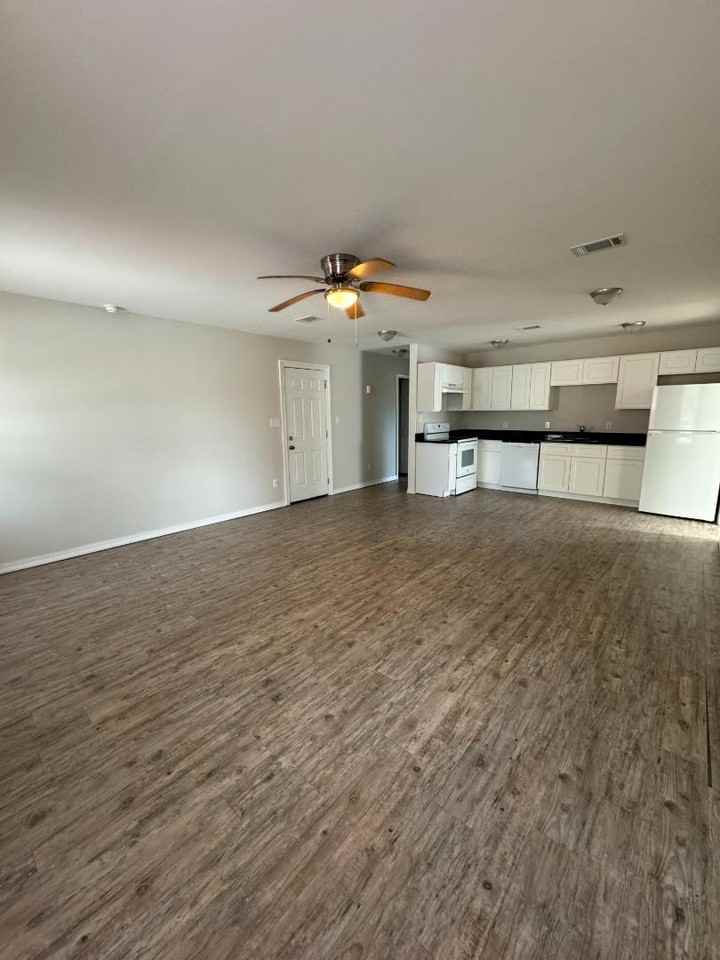 735 Morth Nicholson - Photo 2 of 9