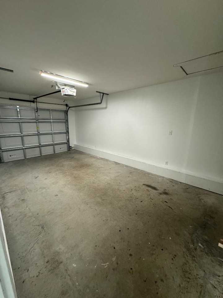 735 Morth Nicholson - Photo 3 of 9