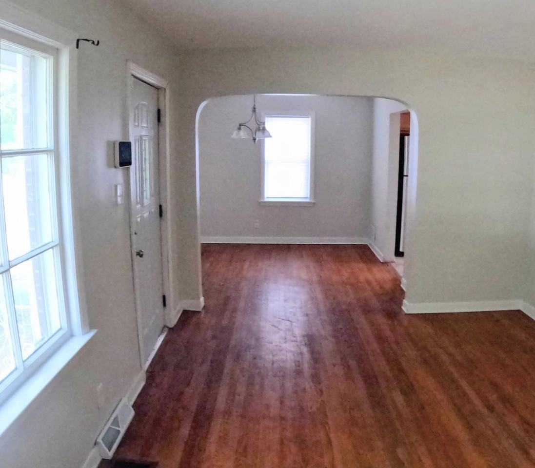 6637 Delaware Ave - Photo 7 of 20
