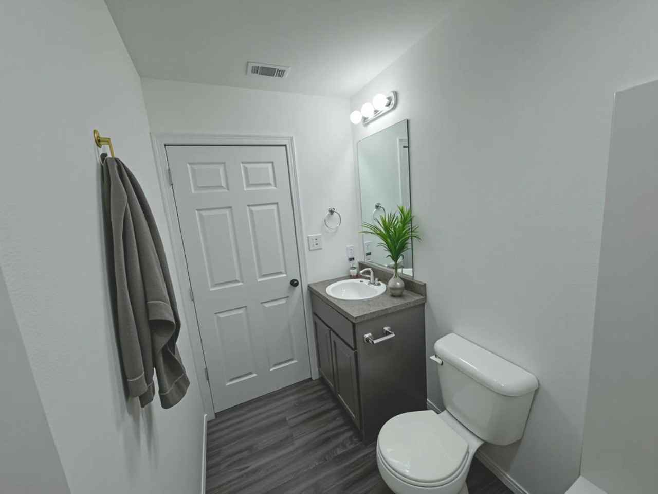 800 Sycamore St - Photo 3 of 10