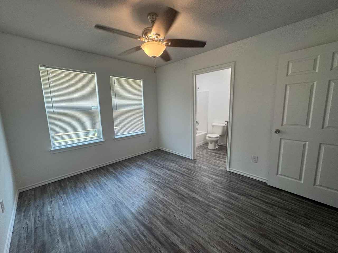 800 Sycamore St - Photo 5 of 10