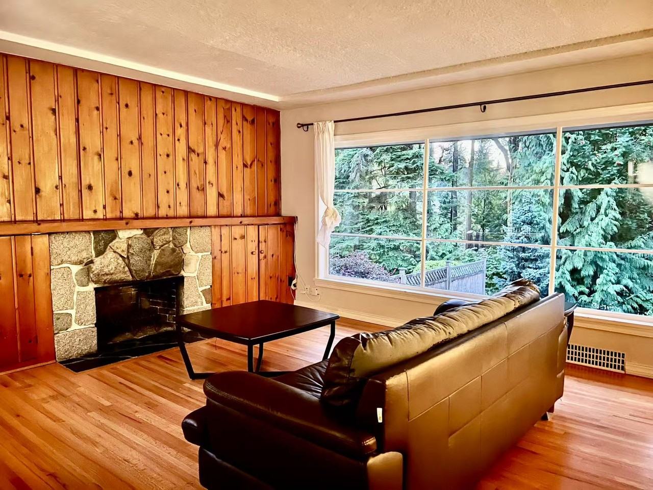 3775 Emerald Drive - Photo 5 of 17