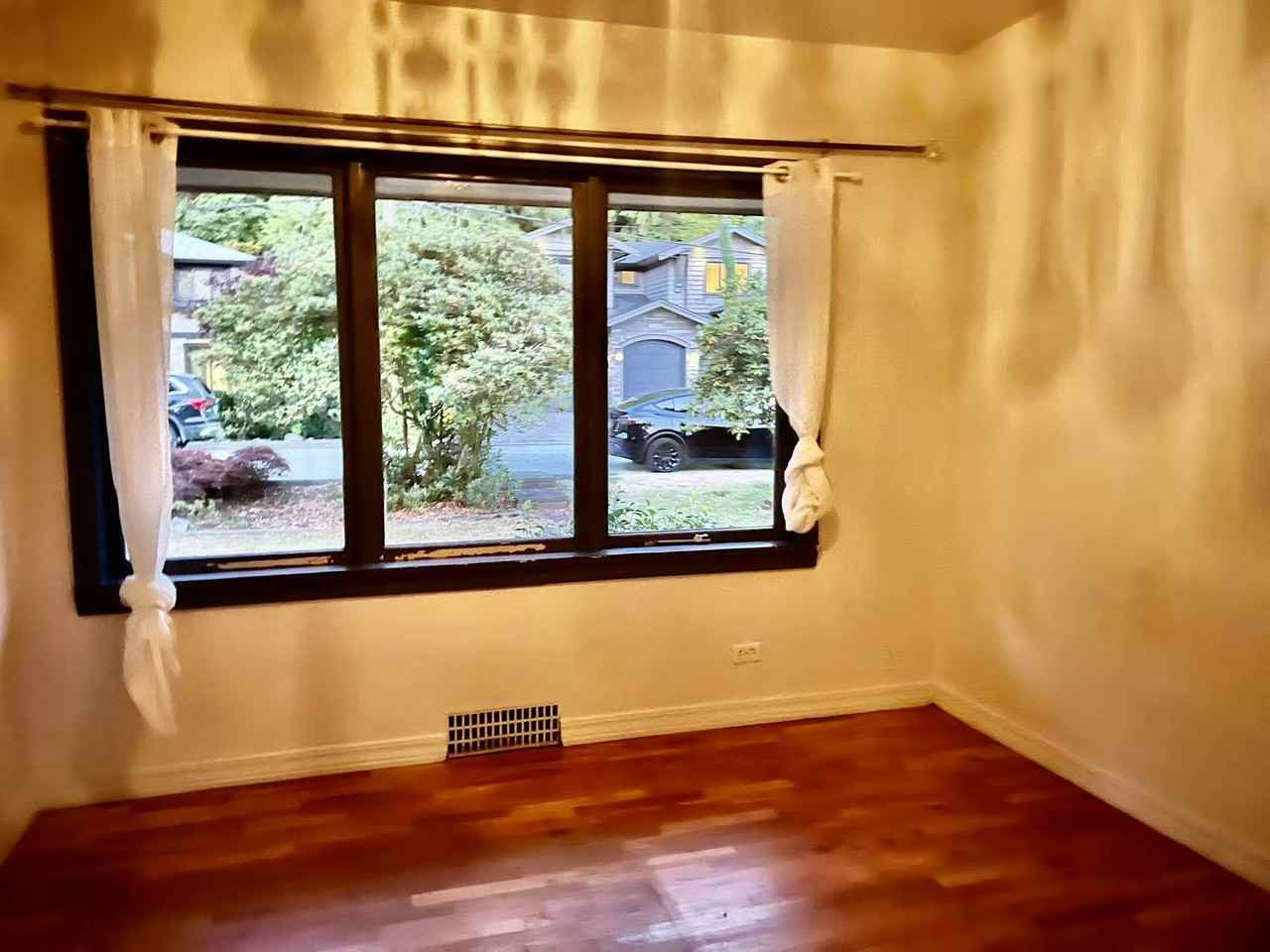3775 Emerald Drive - Photo 6 of 17
