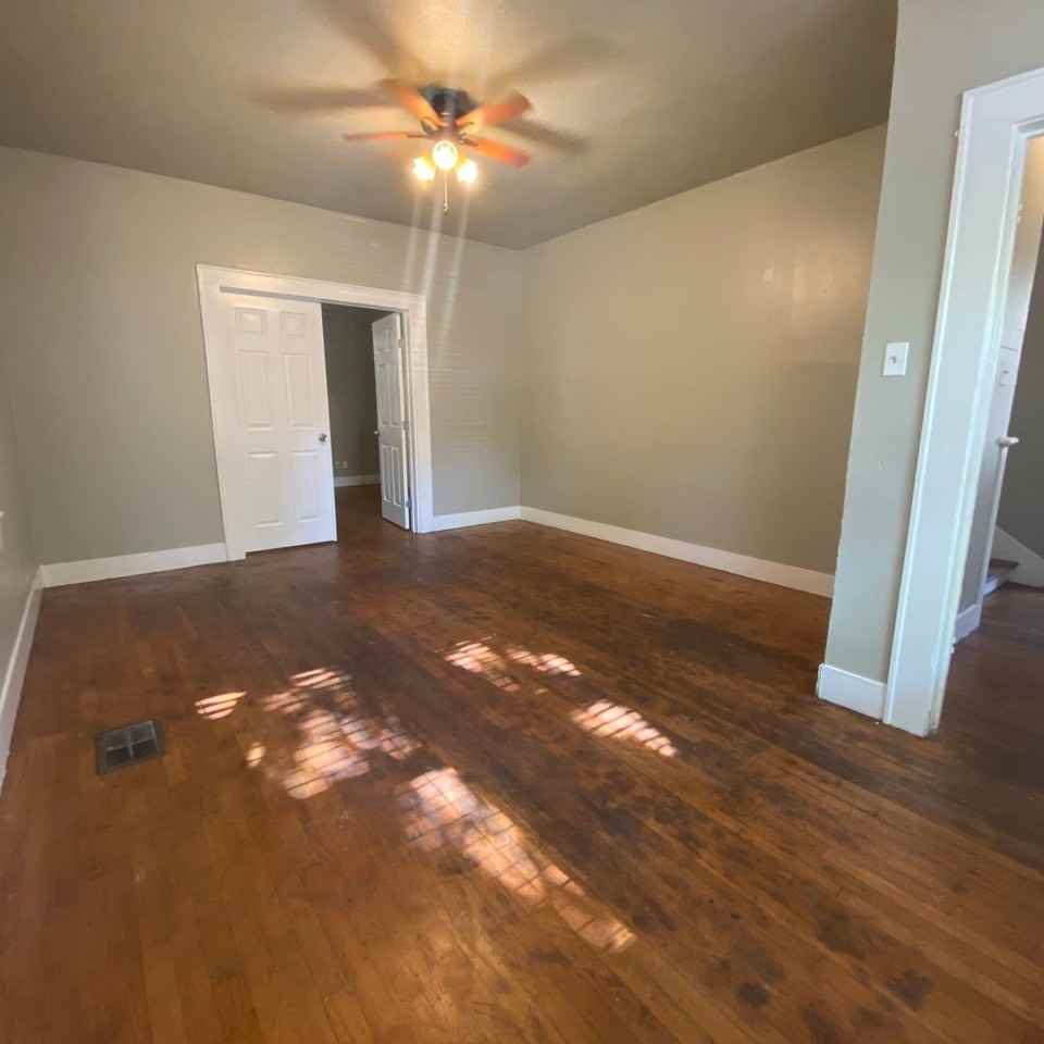 2714 2714 Whitis Ave - Entire House - Photo 4 of 37