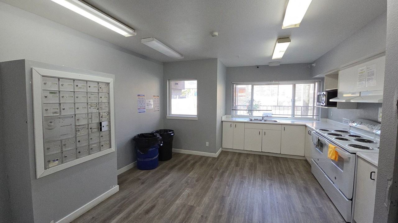 4754 16th Avenue NE - Photo 2 of 17