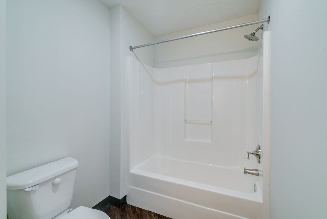 Neon Flats Apartments - Photo 4 of 32