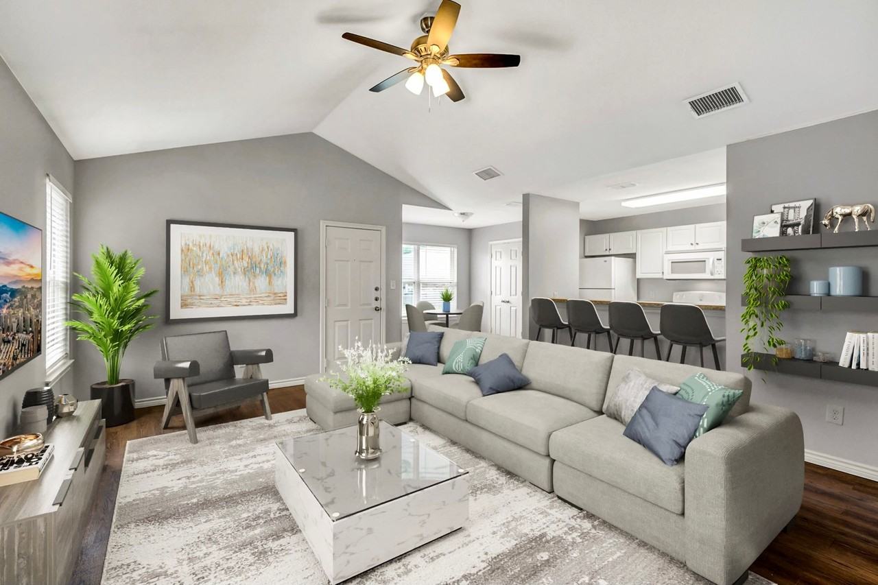 8732 Mansion Creek Cir - Photo 2 of 36