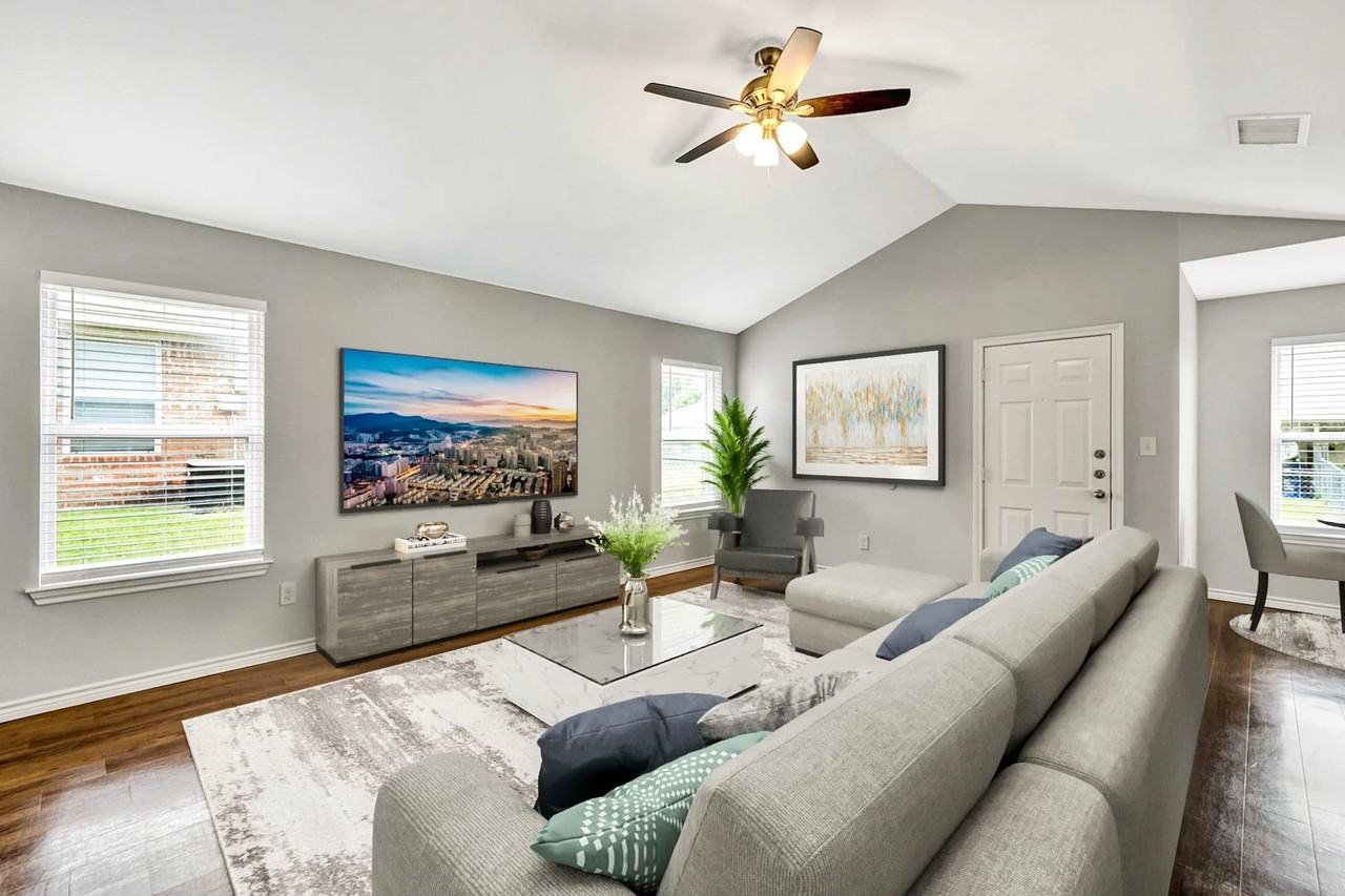 8732 Mansion Creek Cir - Photo 4 of 36