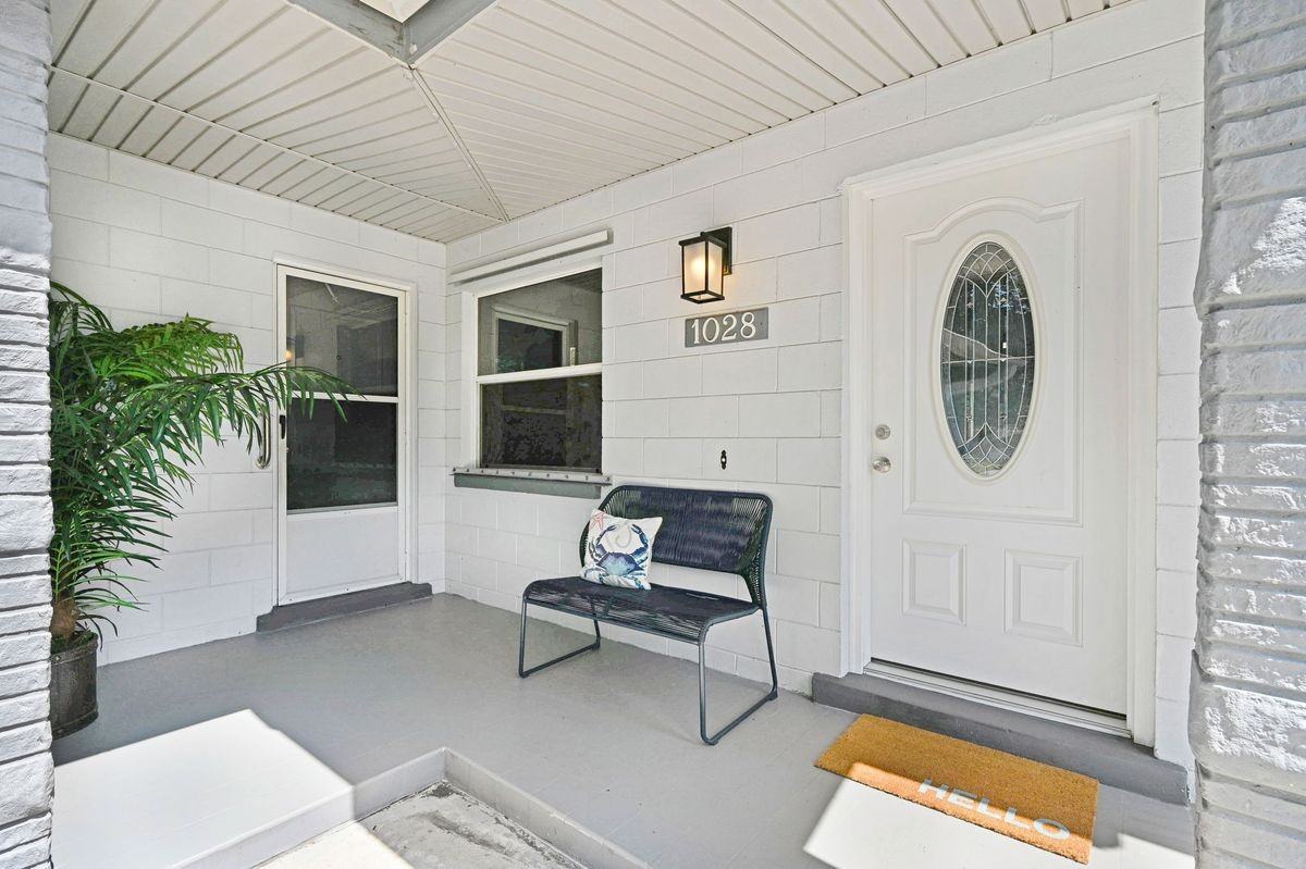 1028 Coronado Dr - Photo 2 of 31