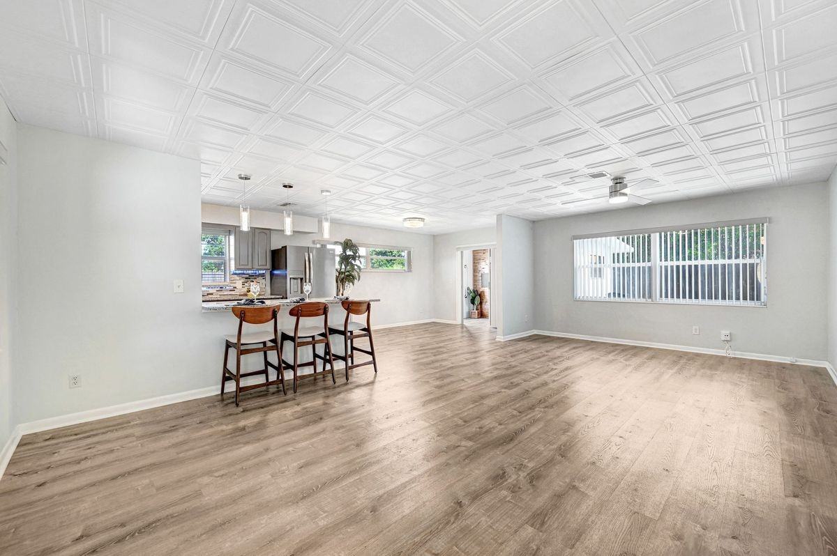 1028 Coronado Dr - Photo 3 of 31