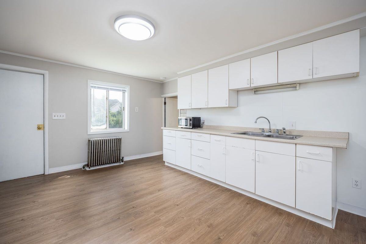 757 Holt Rd - Photo 4 of 44