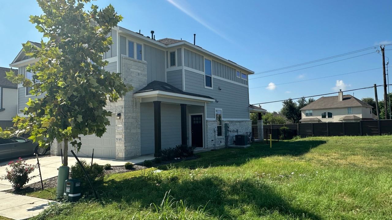 2203 Cowbird Path - Photo 5 of 24