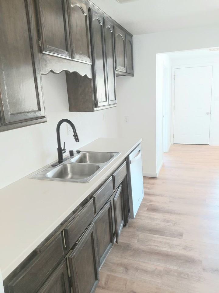 232 Woodham Ave - Photo 3 of 16