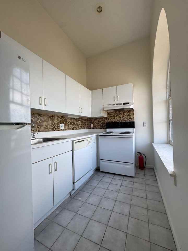 Cigar Factory Apartments - Photo 2 of 19