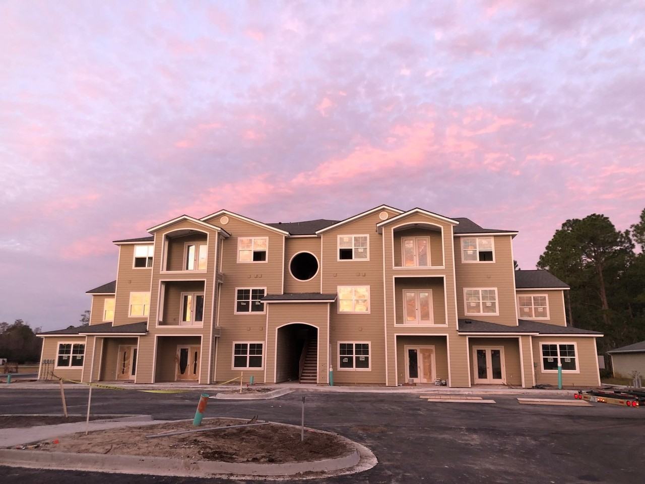 Waters Ridge Apartments - Photo 4 of 6