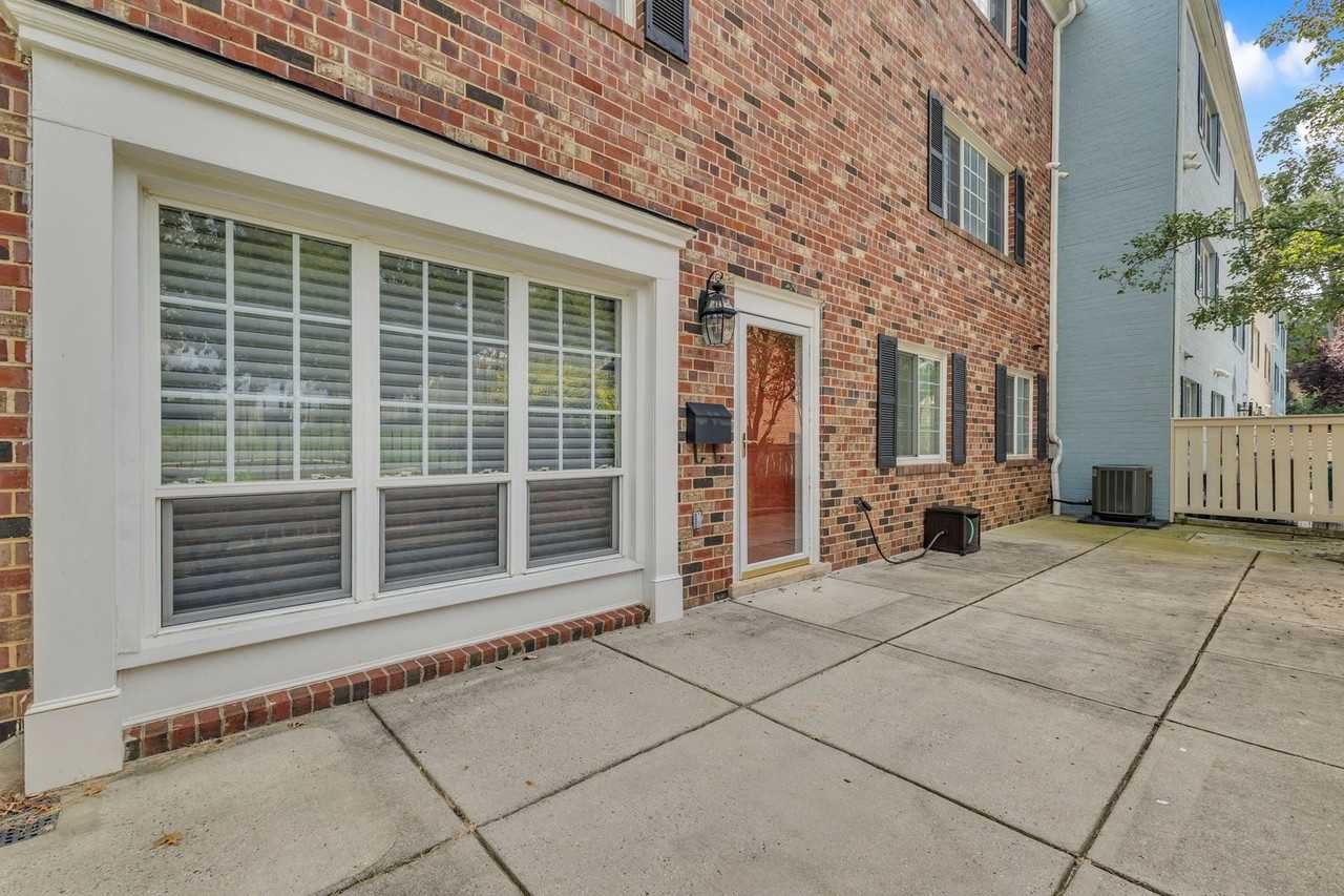 1565A N Van Dorn St - Photo 5 of 36