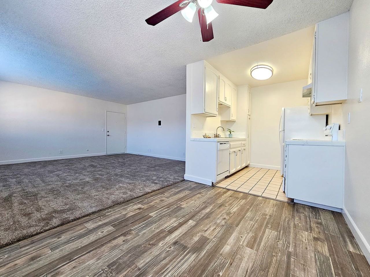 Royal Gardens - Photo 3 of 21