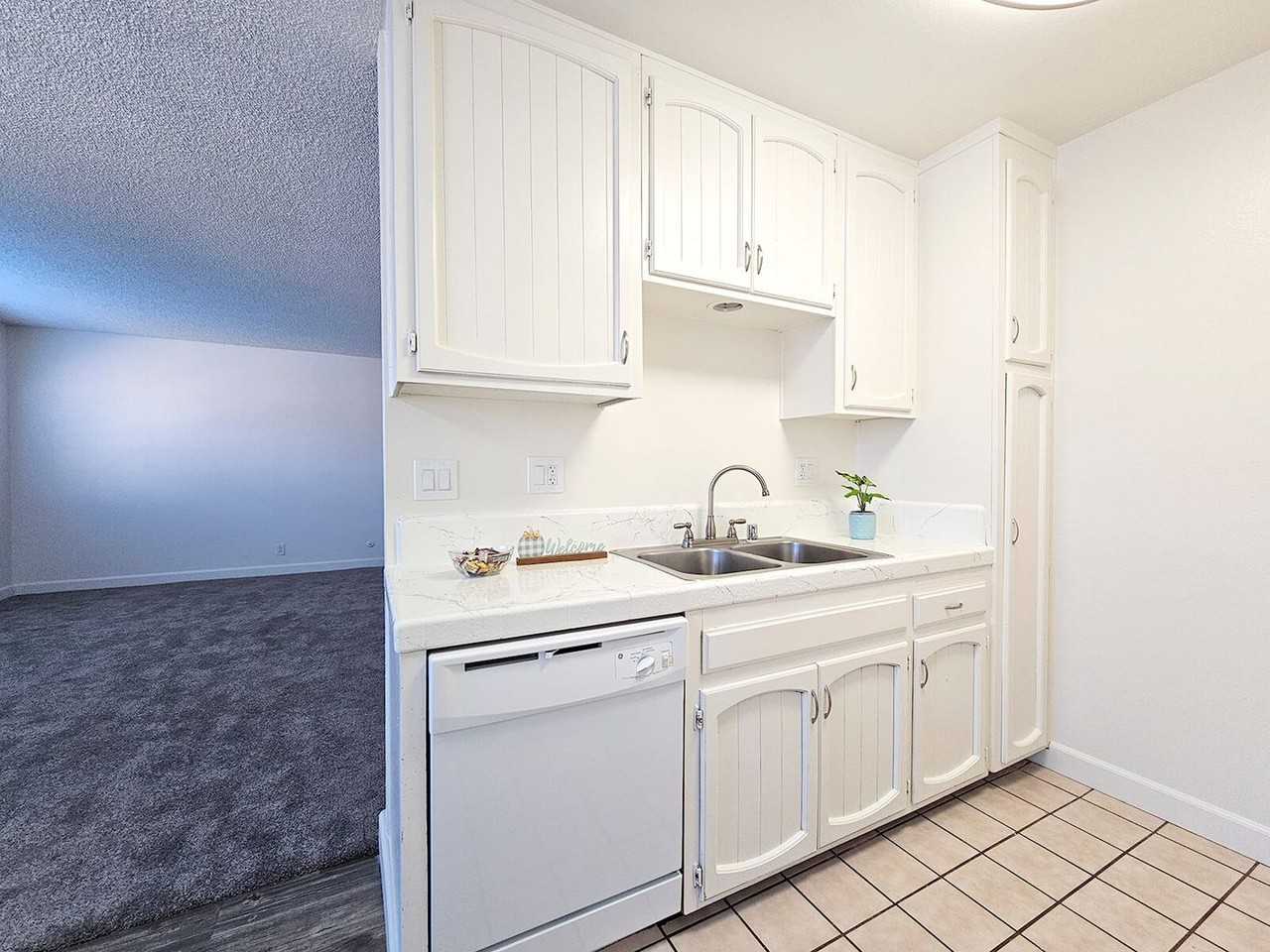 Royal Gardens - Photo 5 of 21