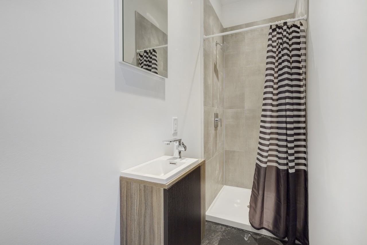 1290 Avenue des Pins Ouest - Photo 48