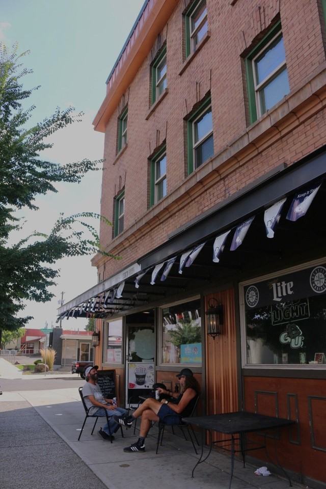 Mark on Monroe - Photo 2 of 16