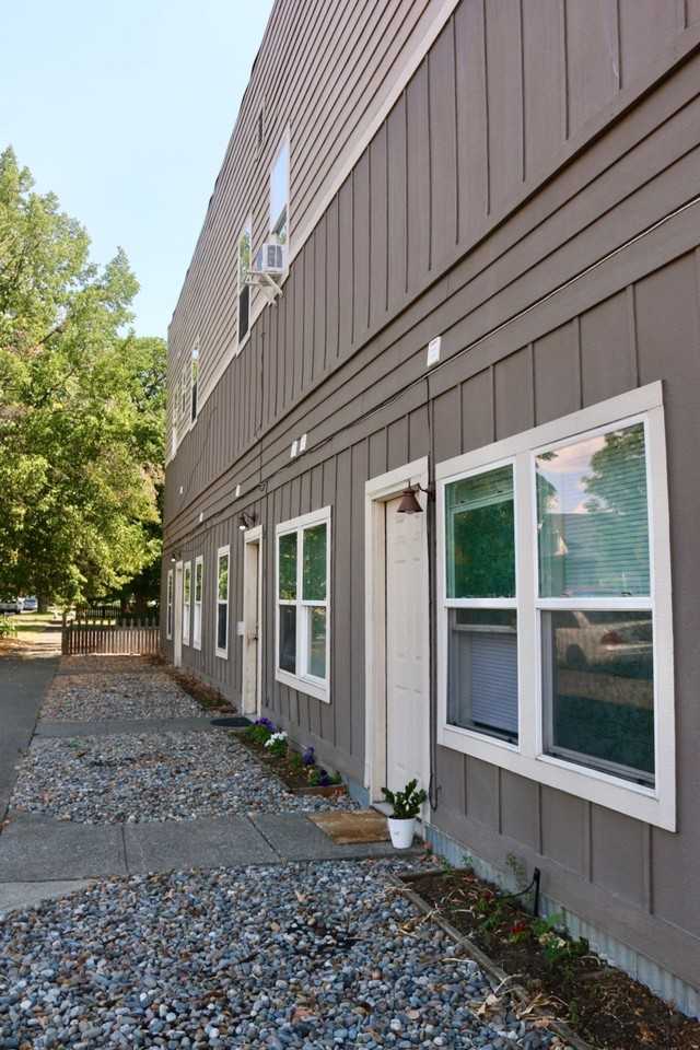 Astor Terrace - Photo 3 of 7