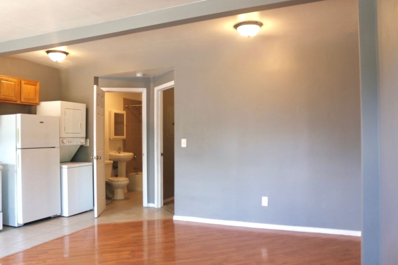 Astor Terrace - Photo 5 of 7