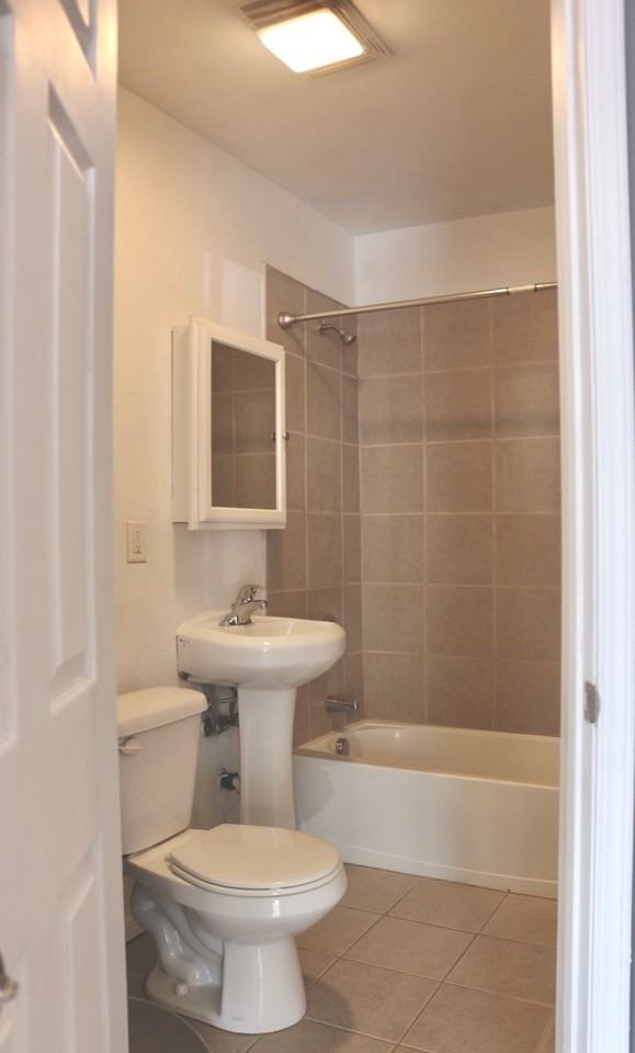 Astor Terrace - Photo 6 of 7