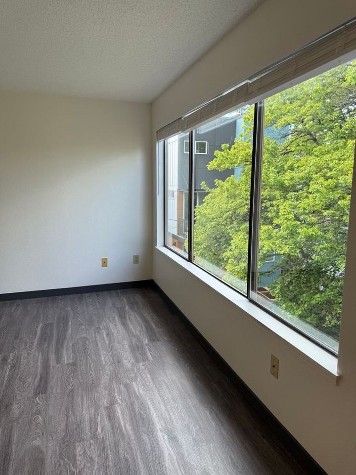 Davis Apartments - Photo 4 of 17